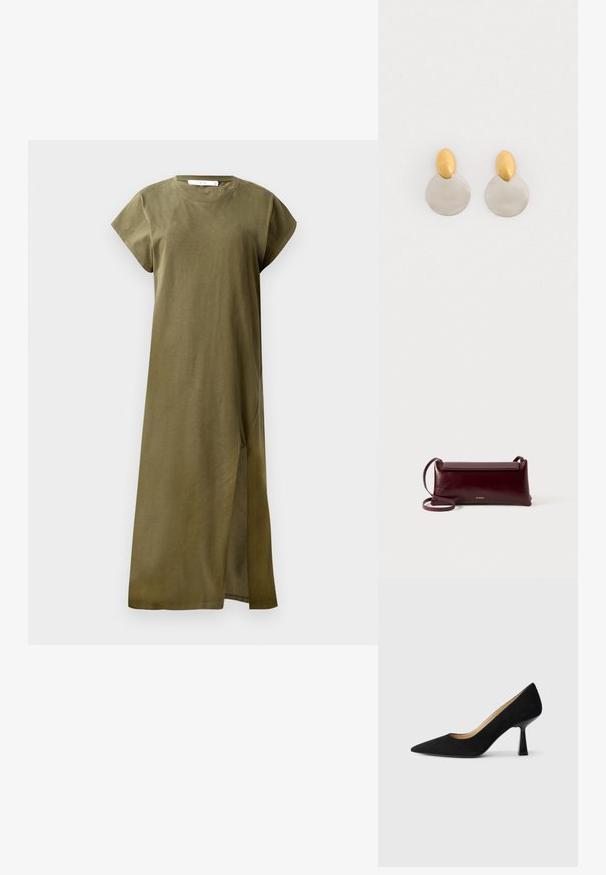 Olivgrünes, knielanges Kleid aus weichem Baumwollstoff mit kurzen Ärmeln, rundem Ausschnitt und einem seitlichen Schlitz für Bewegungsfreiheit. Einfaches und schlichtes Design.; Schwarze Wildleder-Pumps mit hohem Absatz und spitzer Zehenform, ausgestattet mit einem glänzenden schwarzen Blockabsatz und einem glatten Innenfutter.; Burgunderfarbene Leder-Umhängetasche mit glatter Textur, rechteckiger Form, Klappenverschluss und einem dünnen, verstellbaren Trageriemen. Sichtbares goldfarbenes Logodesign.; Ohrringe aus Gold und Silber mit einer runden Diskusbasis und einem ovalen Oberteil, glatte Textur und polierte Oberfläche.