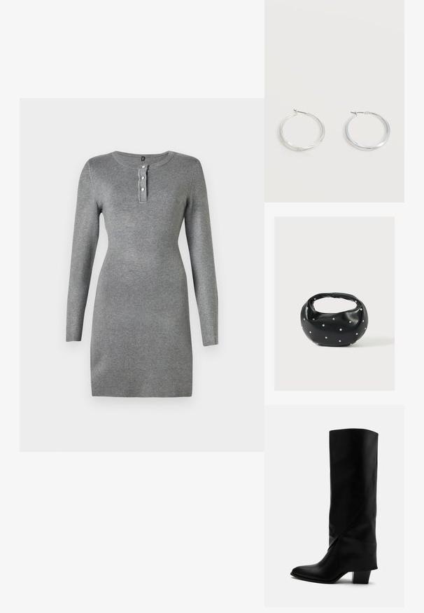 Robe grise à manches longues avec une forme ajustée, un col rond et une patte de boutonnage à trois boutons. Tissu texturé avec une finition lisse.; Botte haute en cuir noir avec couture inclinée, bout pointu et talon épais de taille moyenne sur fond blanc.; Sac à main en cuir noir de forme arrondie, décoré de clous argentés et équipé d'une poignée courte. Texture lisse et fermeture éclair.; Boucles d’oreilles créoles en métal argenté avec une surface lisse légèrement incurvée et des fermoirs à clapet sur un fond blanc uni.