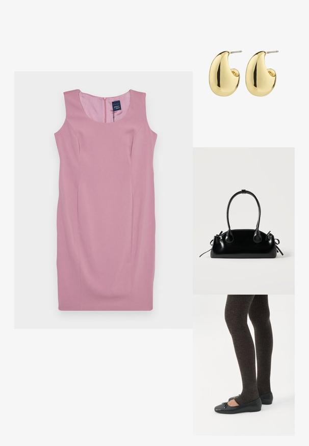 Ærmeløs pink kjole med en glat tekstur, tætsiddende talje og lynlås bagpå. Enkelt design uden mønstre eller udsmykninger.; Ben iført mørke ribbede leggings kombineret med sorte balletsko med små sløjfedetaljer på hvid baggrund.; Lille sort blank håndtaske med to lange håndtag og snøre-detaljer i siden på en ensfarvet lys baggrund.; Guldtonede studøreringe med en glat, poleret overflade i en abstrakt, tårnform. Simple metalpind til fastgørelse.