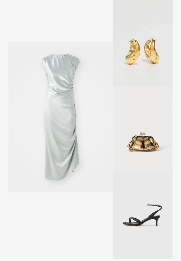 Robe midi en satin de couleur vert clair, présentant des manches courtes, un col rond, des détails de fronces sur les côtés et une silhouette ajustée.; Sandale pour femme en cuir noir avec fines lanières, une boucle d'orteil, une boucle à la cheville et un talon aiguille de hauteur moyenne sur un fond neutre.; Petit sac pochette doré à sequins avec un fermoir argenté et une courte chaîne argentée sur un fond clair uni.; Boucles d'oreilles en or en forme de d'anneaux lisses et courbés avec une finition polie. Équipées d'un mécanisme de fermeture et de légères indentations pour le détail.