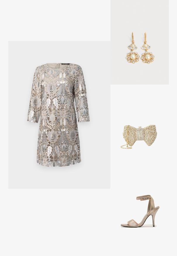 Beige jurk met complexe zilveren bloemenkantoverlay, driekwart mouwen, ronde hals en een rits aan de achterkant. Textuur ontwerp detail.; Enkele metallic gouden hoge hak sandaal met enkelbandje en open teen op een witte achtergrond.; Clutch in goudkleurige strikvorm, bedekt met transparante kristallen, met een ingewikkeld lattice-ontwerp en een gouden kettingriem.; Goudkleurige druppelvormige oorbellen met centrale parels, heldere kristallen blaadjes en kleine kristallen die een bloemmotief vormen tegen een effen lichte achtergrond.