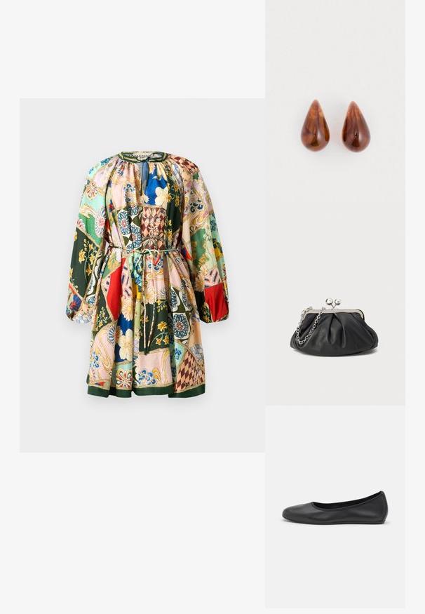 Bunt bedrucktes Patchworkkleid mit Rundhalsausschnitt, Kordelzugbund, langen Ärmeln und verschiedenen Blumen- und geometrischen Mustern. Mischgewebe aus Baumwolle.; Schwarze Leder-Ballettschuhe mit abgerundeter Spitze, glatter Textur, minimalen Nähdetails und einem flexiblen Sohlen-Design.; Schwarze Leder-Clutch mit geraffter Textur, silberfarbener Metallrahmen, Druckverschluss und Kettenriemen. Glatte, weiche Oberfläche.; Ein Paar glänzende braune, tröpfchenförmige Ohrringe mit dezent dunkleren Mustern auf einem weißen Hintergrund.
