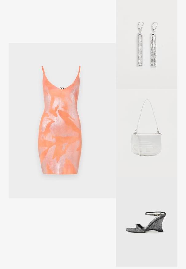 Vestido bodycon de punto en naranja con una superposición brillante. Presenta tirantes finos, un escote en V profundo y un patrón de hojas. Textura suave en general.; Sandalia de cuña con brillo plateado, puntera abierta, hebilla dorada en el tobillo, vista lateral sobre fondo claro liso.; Bolso de hombro de cuero blanco con un diseño curvo, cierre de cremallera, herrajes plateados y patrón en relieve en la parte delantera. Incluye correa ajustable.; Pendientes de plata con dos barras alargadas, cada una decorada con pequeños rhinestones claros en un patrón lineal. Cierre de presión.