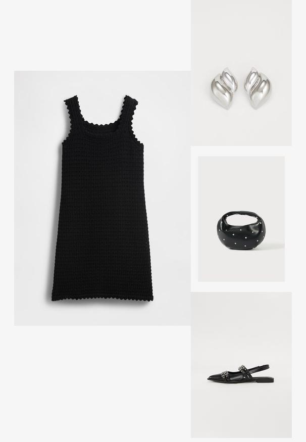 Schwarzes, gestricktes Tankkleid mit wellenförmigen Kanten, rechteckiger Form, strukturiertem Muster und Schulterriemen, vor einem einfarbigen Hintergrund gezeigt.; Even&Odd by Zalando Sling-Ballerina - black; Schwarze Lederhandtasche mit abgerundeter Form, verziert mit silbernen Nietenakzenten und kurzem Griff. Glatte Struktur und Reißverschlussverschluss.; Silberne Ohrringe mit einer organischen, abstrakten Form. Glatte, glänzende Oberfläche mit einem konischen Design. Mit dezenten Kurven und einem zentralen Linienelement.
