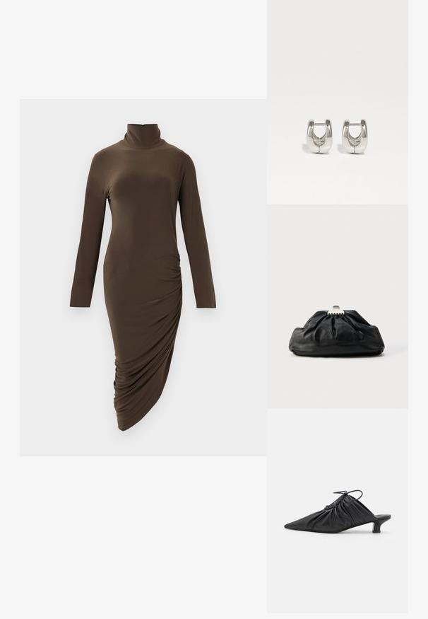 Langärmliges, Rollkragenkleid in Dunkelbraun, aus glattem Stoff, mit seitlicher Raffung und asymmetrischem Saum.; Schwarze Leder-Mules zum Hineinschlüpfen mit spitzer Zehe, geraffter Textur und kleinem Kitten-Heel. Verfügt über ein Zugbanddetail am Öffnung.; Schwarze Leder-Clutch mit geraffter Textur, Metallverschluss und dezentem, auf der Vorderseite geprägtem Logo. Abgerundete Form.; Silberne Creolen in abgerundeter Form, mit einer glatten Metalloberfläche und einem offenen Design in der Mitte, das Licht reflektiert.