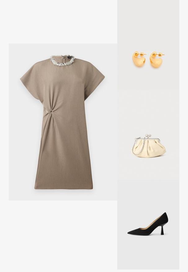 Vestido taupe hasta la rodilla con mangas cortas, detalle de nudo lateral y escote redondo adornado con lentejuelas plateadas.; Zapato de tacón alto de ante negro con punta afilada, que cuenta con un tacón de bloque negro brillante y un forro interior suave.; Clutch de cuero beige plisado con un marco de metal plateado, que cuenta con dos broches decorativos redondos y una correa de cadena plateada.; Par de pequeños pendientes de botón de tono dorado, robustos, con formas abstractas suaves y curvas sobre un fondo claro.