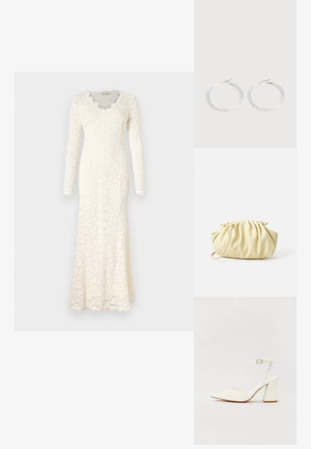 Langärmliges, elfenbeinfarbenes Spitzenkleid mit einem gewellten V-Ausschnitt, floralem Muster und einer taillierten Silhouette, die sich am Saum verbreitert.; Weißer sandal mit Absatz und spitzem Zehenbereich, verstellbarem Knöchelriemen und chunky quadratischem Absatz. Glatte Textur mit minimalen Nähdetails.; Gelbe, gefaltete Handtasche aus glattem Kunstleder mit weicher Form, einzigem Schulterriemen und gerafftem Oberteil.; Paar glänzende silberne Creolen mit dünnen Drahtverschlüssen, dargestellt vor einem hellgrauen Hintergrund.