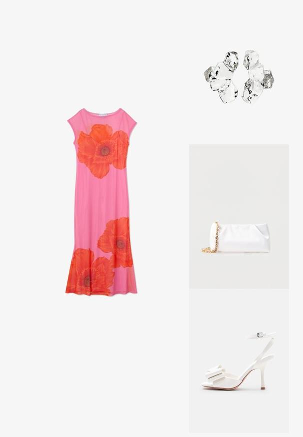 Rosa Blumenkleid mit großen orangen Mohnblumenmotiven, kurzen Ärmeln und einem fließenden Design. Hergestellt aus leichtem Stoff mit glatter Textur.; Weiße Sandalette mit hohem Absatz, Knöchelriemen, offenem Zehenbereich und dekorativer Schleife am vorderen Riemen vor einfachem Hintergrund.; Weiße weiche Clutch-Tasche mit goldener Kettenriemen, verziert mit klaren Edelsteinen, vor einem einfarbigen hellgrauen Hintergrund.; Cluster von sechs unregelmäßig geformten, transluzenten und reflektierenden glasähnlichen Stücken, angeordnet auf weißem Hintergrund.
