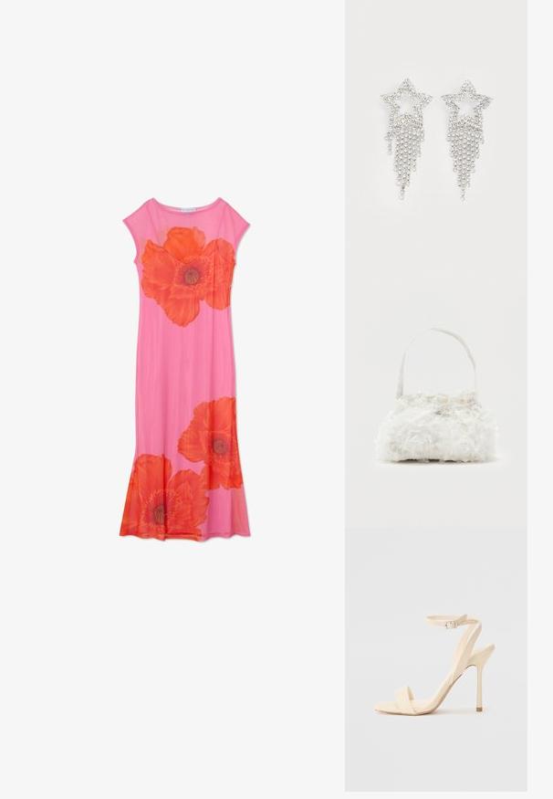 Rosa Blumenkleid mit großen orangen Mohnblumenmotiven, kurzen Ärmeln und einem fließenden Design. Hergestellt aus leichtem Stoff mit glatter Textur.; Beige High Heel Sandale mit einem schmalen Knöchelriemen und quadratförmiger Zehenpartie. Glattes synthetisches Material, minimalistisches Design und Pfennigabsatz.; Kleine weiße Handtasche mit Stoffrosen, die den Körper bedecken, und einem dünnen Einzelriemen vor einfachem Hintergrund.; Glitzernde Sternohrringe mit herabhängendem Fransen-Detail, in silberner Farbe und mit einer glänzenden, reflektierenden Oberfläche. Sternform mit filigranem Design.