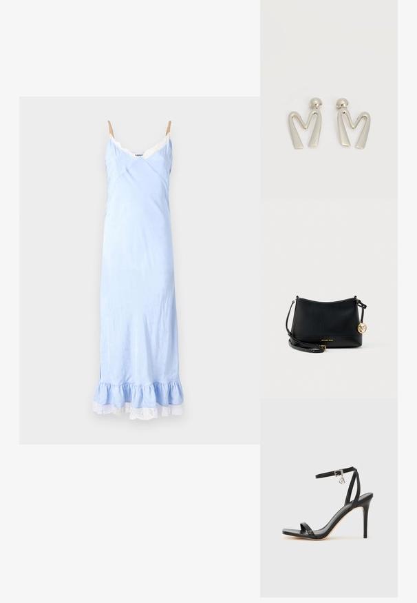 Helles blaues Slipkleid mit Spitzendetail, Spagettiträgern und einem rüschengesäumten Saum. Glatte Stoffoberfläche mit einem subtilen Muster.; Schwarze High-Heel-Sandale mit schmalem Knöchelriemen, quadratischer Zehenbox, glattem Leder und metallischem Schnallenakzent.; Schwarze Crossbody-Tasche aus strukturiertem Leder mit verstellbarem Riemen, goldfarbenem Michael Kors Logo und hängendem MK-Anhänger.; Paar silberfarbene Metallohrringe in Form des kantigen Buchstabens M mit abgerundeten Stegen auf weißem Hintergrund.