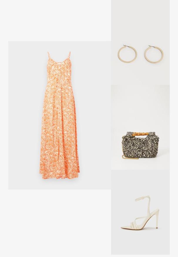 Vestido maxi en naranja con un patrón abstracto de olas blancas, con tirantes delgados ajustables, cierre de botones en la parte delantera y una silueta fluida.; Sandalias de tacón alto beige con punta estrecha, que cuentan con tres tiras frontales y una tira delgada en el tobillo con hebilla. Textura lisa, diseño minimalista.; Bolso tejido con un patrón texturizado en negro y crema, asa de bambú y una correa de cadena dorada removible. Forma rectangular compacta.; Par de pendientes de aro de tamaño mediano con tono dorado y cierre de bisagra sobre un fondo claro y liso.