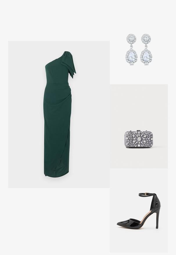 Robe longue vert foncé à une épaule avec un grand nœud décoratif sur l'épaule et une silhouette ajustée froncée.; Escarpin en cuir verni noir avec un bout pointu, une bride de cheville et un talon aiguille fin. Texture lisse avec une finition brillante.; Petit sac pochette rectangulaire gris foncé orné de strass clairs disposés en motif rayonnant, avec une bandoulière chaîne argentée.; Boucles d'oreilles ton argent avec un clou rond en sertissage pavé, et une goutte en forme de poire entourée de petites pierres, soulignant un effet scintillant.