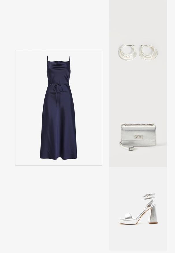 Navy satijnen jurk met dunne bandjes, een getailleerde taille, een tailleband en een vloeiende A-lijn rok, met een gladde en glanzende textuur.; Zilveren metallic sandaal met hoge hak, enkelbandje, blokhak en open teen op een effen lichte achtergrond.; Kleine rechthoekige zilverkleurige metalen handtas met kettingriem, voorklep en rechthoekige draaivergrendelingssluiting.; Zilveren oorringen met drie gelaagde halve cirkelvormige banden, waarvan één versierd met kleine heldere kristallen op een lichte achtergrond.