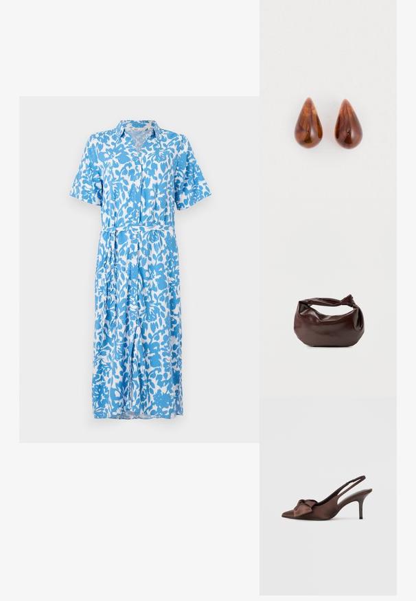 Vestido de camisa de manga corta en un patrón floral azul y blanco, con cierre de botones, cuello, cinturón en la cintura y dobladillo a la altura de la rodilla. Textura de tela suave.; Zapato de tacón alto con tira trasera de raso marrón, punta puntiaguda y detalle de lazo en la parte frontal. Presenta una silueta elegante y tacón delgado.; Bolso de hombro de cuero marrón oscuro con una forma suave y caída, y un asa con nudo torcido sobre un fondo blanco liso.; Paare de pendientes brillantes de color marrón en forma de lágrima con sutiles patrones más oscuros sobre un fondo blanco.