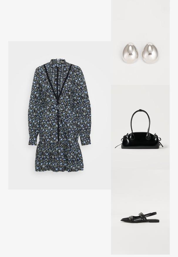 Sort blomstret kjole med lange ærmer, flæset kant og høj halsudskæring. Har blå blomster og grønne detaljer, med blonderkant langs halsudskæringen.; Even&Odd by Zalando Slingback-ballerinasko - black; Lille sort blank håndtaske med to lange håndtag og snøre-detaljer i siden på en ensfarvet lys baggrund.; Sølv metal øreringe med et glat, afrundet design, der ligner en dråbeform, og har en reflekterende overflade og sømløs finish.