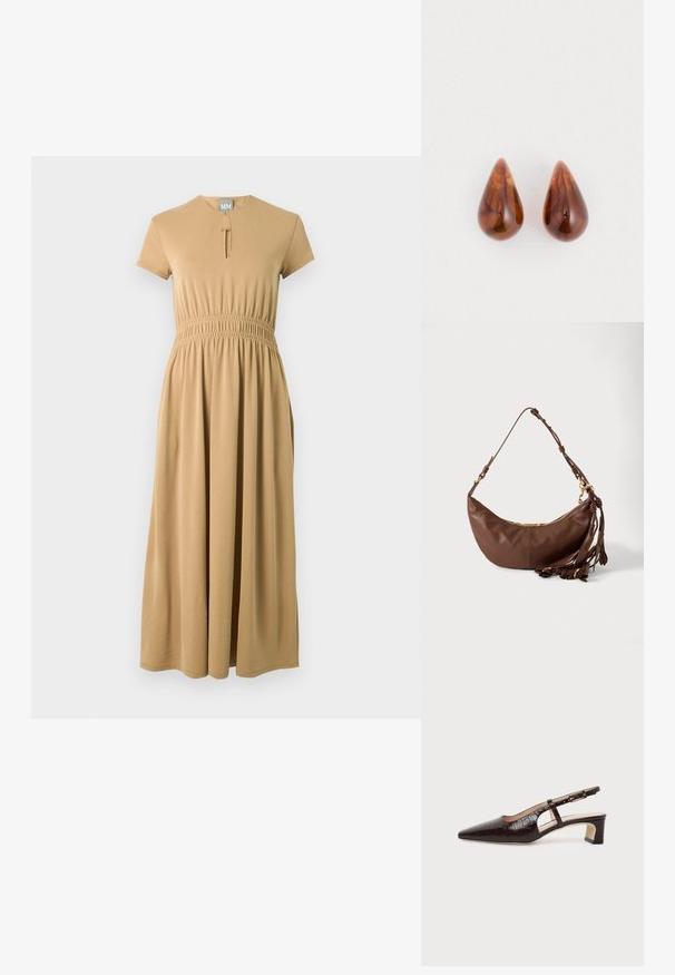 Robe midi beige à manches courtes, taille froncée, encolure arrondie avec petite fente devant, et jupe fluide.; Chaussure slingback en cuir marron foncé à texture crocodile, bout pointu, talon bas bloc et bride ajustable avec boucle dorée.; Sac à bandoulière en cuir marron en forme de croissant avec une fermeture éclair dorée et plusieurs pampilles en cuir suspendues à la sangle sur fond blanc.; Une paire de boucles d'oreilles en forme de goutte d'eau, brillantes et marron, avec de subtils motifs plus foncés, sur un fond blanc.