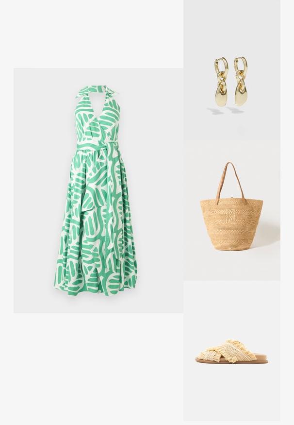 Groene en witte halterjurk met een wikkelontwerp, een aansluitend lijfje en een lange rok met een bladerenpatroon en een ceintuur in de taille.; Instap sandaal met platte zool en gekruiste beige strogeweven banden met franjes aan de randen, afgebeeld op een witte achtergrond.; Beige gevlochten stro draagtas met twee bruine leren handvatten en een subtiel geborduurd monogram aan de voorkant in het midden.; Gouden creolen met een verbonden ontwerp en een gladde, druppelvormige accent. De reflecterende afwerking vergroot de visuele aantrekkingskracht.