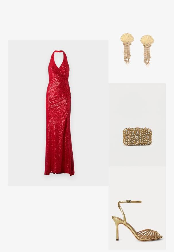 Rød pailletkjole med halterneck, tætsiddende liv og en slids i siden. Stoffet har en skinnende tekstur med et draperet design.; Guld højhælede sandal med tynde stropper, åben tå og justerbar ankelrem med lille spænde.; Guldsynk med intrikate perle- og rhinestenforgyldelser. Firkantet form, lås med lukning og en aftagelig kædetræk.; Guld øreringe formet som en musling med flere hængende kæder pyntet med små hvide perler og kugler.