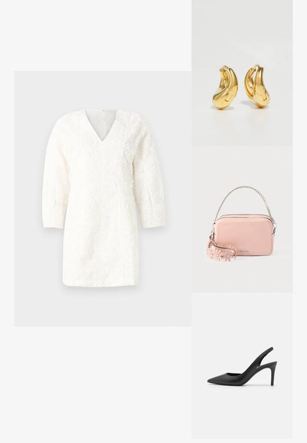 Vestido blanco con escote en V, mangas tres cuartos y patrones florales texturizados. Corte recto con un acabado suave y cierre de cremallera en la parte posterior.; Zapatos de tacón alto de cuero negro con diseño de punta afilada, que presentan un corte en la parte delantera y un delgado tacón de aguja.; Bolso de mano de cuero texturizado rosa suave con asa de cadena plateada y correa floral desmontable, pequeño logo de Michael Kors en la parte frontal.; Pendientes de aro de oro con forma curva y suave, y acabado pulido. Presentan un mecanismo de cierre y ligeras indentaciones para un toque de detalle.