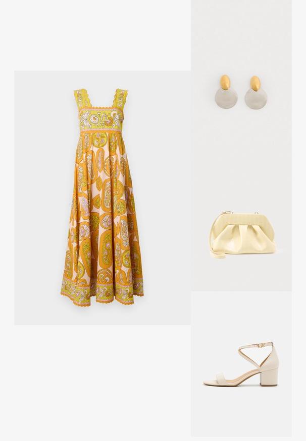 Maxi-jurk in levendig oranje en gele polyester met paisleypatroon. Beschikt over gekartelde bandjes en decoratieve afwerking langs de halslijn en zoom.; Beige blokhak sandalen met een minimalistisch ontwerp, open neus en verstelbare enkelriem met een gouden gesp detail. Zachte textuur.; Crème-kleurige leren clutch met een gestructureerd bovenframe en polsbandje, weergegeven tegen een effen lichte achtergrond.; Gouden en zilveren metalen oorbellen met een ronde schijfbasis en een ovale bovenstuk, gladde textuur en gepolijste afwerking.