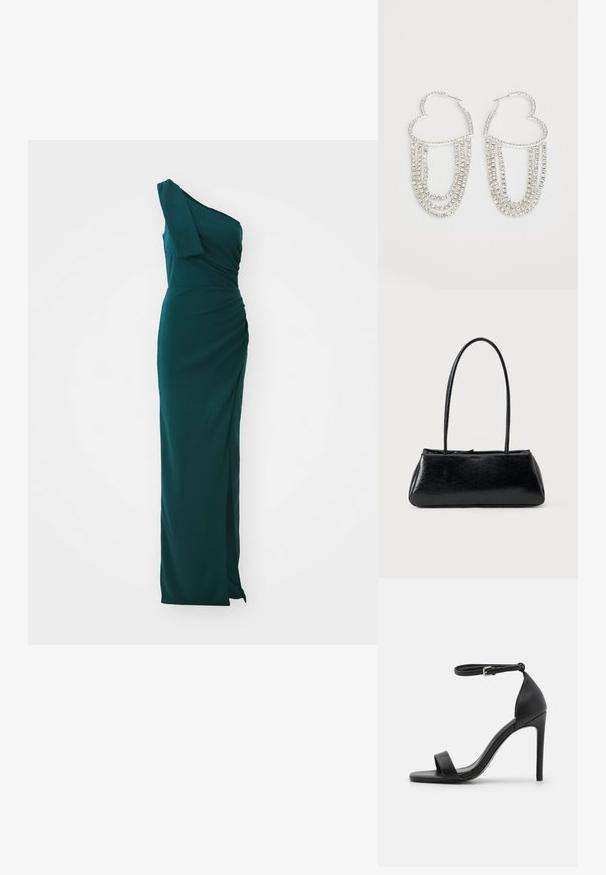 Einseitiges, langes Kleid in smaragdgrün mit Raffung und Seitenschlitz. Hergestellt aus glattem Stoff, mit einem taillierten Oberteil und schwingendem Rock.; Schwarze hochhackige Sandale mit elegantem Design, featuring einem Knöchelriemen, offener Zehenpartie und glattem Lederfinish.; Schwarze rechteckige Schultertasche mit langen dünnen Trägern und einer glatten, glänzenden Textur auf einfarbigem Hintergrund.; Silberne Creolen in Herzform, verziert mit herabhängenden Strängen aus klaren Strasssteinen für zusätzlichen Glanz und Textur.