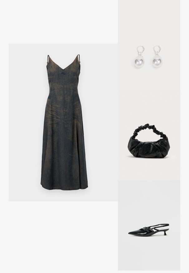 Jeanskleid mit V-Ausschnitt, dünnen Trägern und einem fließenden Rock. Das Material hat eine ausgewaschene dunkelblaue Farbe, die subtile Unterschiede in der Textur zeigt.; Schwarzer Slingback-Schuh aus Lackleder mit spitzer Schuhspitze, kleinem Blockabsatz und verstellbarem Riemen mit Ausschnittdetails und Logoakzenten.; Schwarze, strukturierte Lederhandtasche mit gerafftem elastischem Griff und dezentem "Karl Lagerfeld Jeans"-Logo vorne unten in der Mitte.; Silberne Tropfenohrringe mit glatten, runden, reflektierenden Oberflächen, die an Hakenverschlüssen hängen. Der Hintergrund ist reinweiß.
