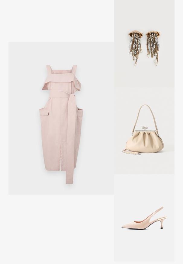 Lys pink kjole med volang-udskæring, brede stropper, bånd i taljen og to sidelommer. Har en lige skæring og slids i kanten.; Blank nude peep-toe slingback-pumpe med lav kittenhæl og guldfarvet detalje på hælkappen.; Beige blød læderhåndtaske med en sølv metalramme-lukning, enkelt skulderstrop og en valgfri kæderem på en hvid baggrund.; Clip-on øreringe i guldfarve med faldende rhinstenkæder og hængende hvide perler på en hvid baggrund.