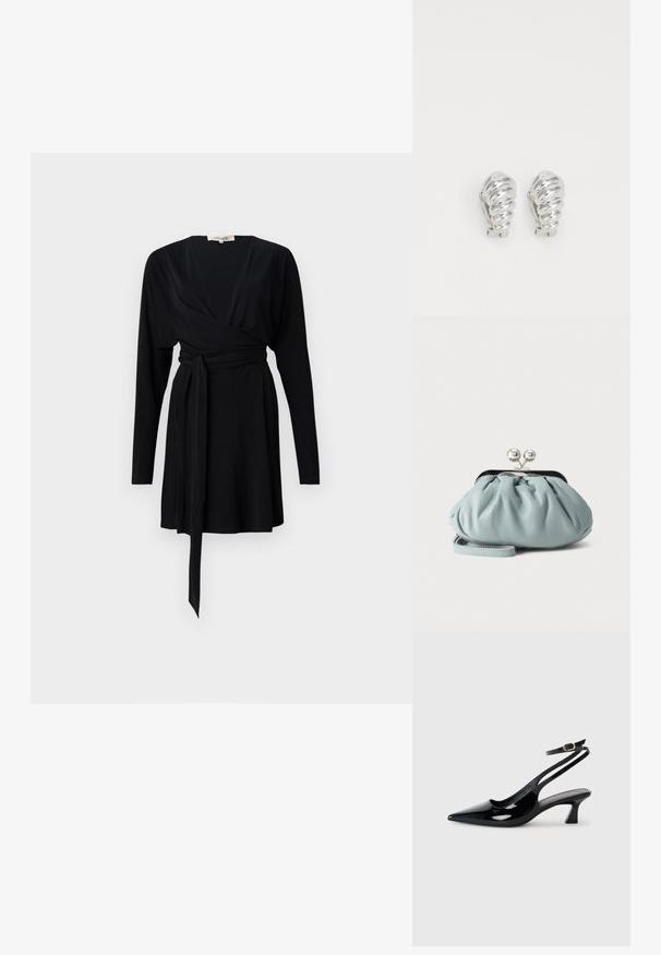 Schwarzes Wickelkleid mit langen Ärmeln, V-Ausschnitt, Gürtelschlaufen in der Taille, glatter Stoff und einem fließenden Saum.; Schwarze Lackleder Slingback-Absätze mit spitzem Schuhblatt, niedrigem Blockabsatz und verstellbarem Knöchelriemen mit goldener Schnalle.; Kleine hellblaue Leder-Münztasche mit silbernem Metall-Kissenschloss und kurzem Handgelenksriemen vor einfarbigem Hintergrund.; Silberne Clip-On-Ohringe mit spiralförmigem Design, das eine glatte metallische Textur und abgerundete Formen aufweist. Keine sichtbaren Verzierungen oder Muster.