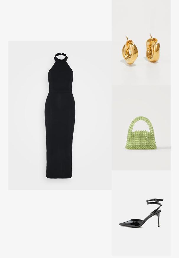 Schwarzes Halfterkleid mit einem figurnahen Oberteil und einem eleganten, bodenlangen Rock. Hergestellt aus einem glatten Stoff mit einem dezenten Glanz.; Schwarzer Lackleder-Pumps mit spitzer Spitze, dünnen Knöchelriemen und kleiner Schnalle.; Kleine grüne Handtasche aus durchsichtigen runden Perlen mit einem perlenbesetzten Griff auf weißem Hintergrund.; Fette goldene Creolen mit einem leicht verdrehten, röhrenförmigen Design und Steckverschlüssen auf einem weißen Hintergrund.