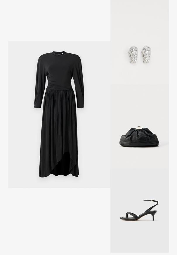 Langes schwarzes Kleid aus weichem Stoff, mit langen Ärmeln, einem gerafften Taillengriff und einem asymmetrischen Saum für eine fließende Silhouette.; Schwarze Ledersandale für Damen mit dünnen Riemchen, einer Zehenlasche, einer Knöchelschnalle und einem mittelhohen Stöckelabsatz vor neutralem Hintergrund.; Schwarze Leder-Clutch mit geraffter Textur, Metallverschluss und dezentem, auf der Vorderseite geprägtem Logo. Abgerundete Form.; Silberne Clip-On-Ohringe mit spiralförmigem Design, das eine glatte metallische Textur und abgerundete Formen aufweist. Keine sichtbaren Verzierungen oder Muster.