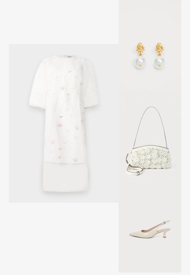 Robe blanche avec de courtes manches bouffantes, ornée de plis verticaux et de petits motifs floraux roses. Fabriquée en tissu léger avec un design superposé.; Chaussure slingback couleur crème à bout pointu avec un petit talon bas incurvé et une bride réglable à boucle.; Sac à main blanc avec bandoulière en chaîne, orné d'appliqués floraux 3D avec des clous métalliques au centre et une bandoulière amovible en cuir.; Boucles d'oreilles dorées avec un sommet en forme de soleil et une grosse perle blanche pendante. Présentent une texture lisse et une finition brillante.