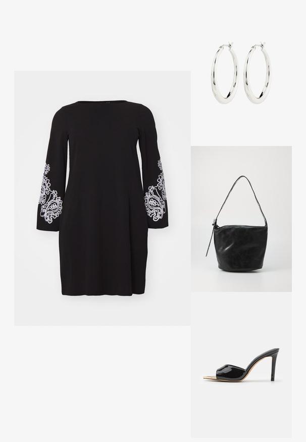 Vero Moda Curve VMCGIRA SHORT DRESS - Jerseykjole - black/white; Sorte lakerede højhælede mules med åben tå, buet design og en slank hæl. Glat tekstur med en reflekterende finish.; Sort læder skuldertaske med en glat overflade, lynlåslukning og et langt, afrundet håndtag. Tasken har en afslappet, ustruktureret form.; Sølvøreringe i form af hoops med en glat, blank finish. Cirkulær form, der har en sikker lås. Simpelt og elegant design.