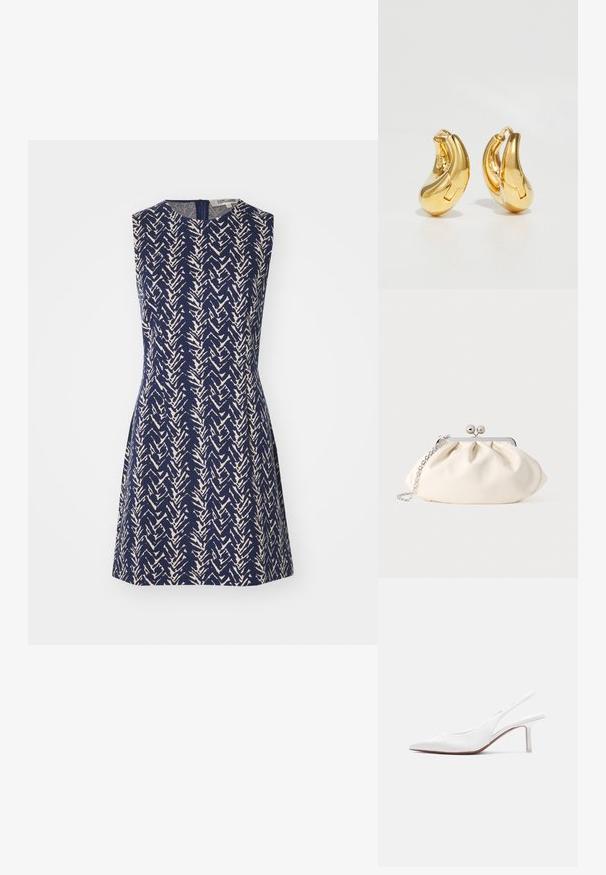 Robe sans manches en tissu bleu marine avec un motif en zigzag crème, dotée d'un col rond et d'une fermeture éclair au dos. Silhouette en A.; Chaussure pour femme en cuir blanc avec bride arrière, bout pointu, petit talon kitten bas et petit nœud décoratif sur le dessus, vue de profil latéral.; Pochette en tissu crème avec un design froncé, cadre en métal argenté, deux boules décoratives, et une bandoulière chaîne argentée.; Boucles d'oreilles en or en forme de d'anneaux lisses et courbés avec une finition polie. Équipées d'un mécanisme de fermeture et de légères indentations pour le détail.