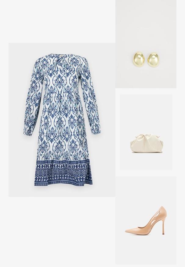 Langärmliges Kleid mit einem weißen Grundstoff und blauen sowie türkisfarbenen Blumenmustern. Geraffter Oberteil und ein kontrastierender gemusterter Saum.; Nackter Lackleder-Pumps mit spitzer Kappe und Ausschnitt-Details. Der Absatz ist dünn und etwa 10 cm hoch.; Weiche, cremefarbene Leder-Clutch mit gerafftem Design und einem dünnen Schulterriemen, der vorne auf einem schlichten Hintergrund liegt.; Goldfarbene Metallstanzohrringe mit einer glatten, abgerundeten Form und polierter Oberfläche. Einfaches Design ohne zusätzliche Verzierungen.