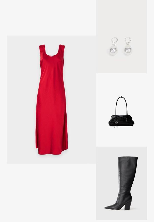 Rode, mouwloze maxi-jurk met een vierkante halslijn en zij-splitten. Gemaakt van soepele stof, met een eenvoudig, gestroomlijnd ontwerp.; Zwarte leren kniehoge laars met puntige neus en chunky hoge hak, getoond in zijaanzicht aan de linkerkant op een witte achtergrond.; Zwarte schoudertas van leer met krokodillenstructuur, lange banden en een klein zilveren logohanger aan één band.; Zilveren druppeloorbellen met gladde, ronde, reflecterende oppervlakken die hangen aan klapring-sluitingen. Achtergrond is puur wit.
