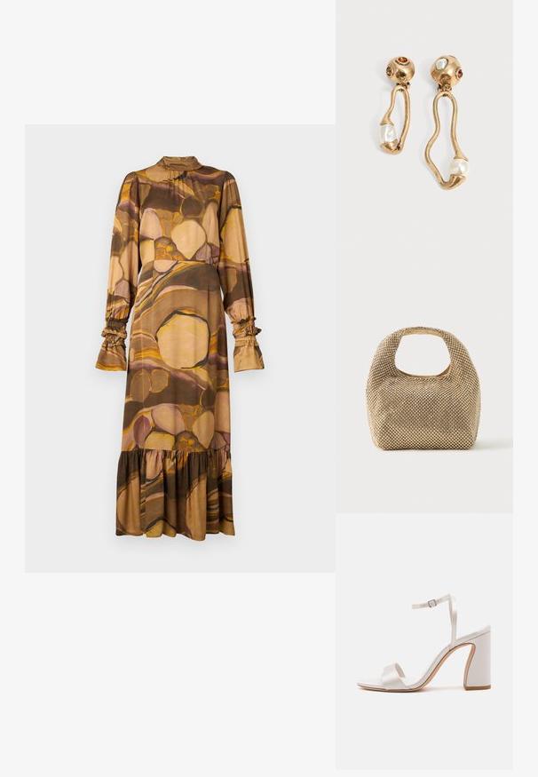Vestido de manga larga en materiales suaves y mezclados, con un patrón abstracto en tonos marrón y beige, cuello alto, puños acampanados y un dobladillo con volantes.; Sandalia blanca con tacón, acabado satinado, puntera abierta y delgada correa en el tobillo. Cuenta con un tacón cuadrado y dos bandas frontales para mayor soporte.; Bolso pequeño de tono dorado cubierto de tachuelas redondas brillantes con un asa corta y un recorte rectangular en la parte superior.; Pendientes en tono dorado con formas abiertas irregulares, cada uno con una perla en la parte inferior y detalles de piedras preciosas en los clavos redondos.