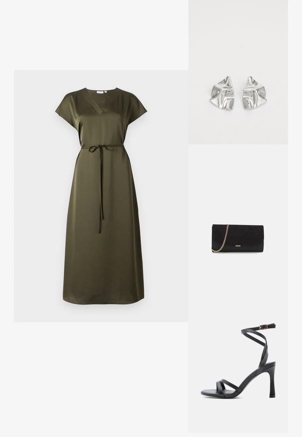 Vestido verde oliva, hasta la rodilla, con mangas cortas, escote en V y cinturón en la cintura. Hecho de una tela suave con un ajuste relajado y un brillo sutil.; Sandalias negras de tacón alto con un diseño elegante, que cuentan con dos tiras estrechas sobre los dedos y una correa cruzada en el tobillo con hebilla.; Bolso de mano negro hecho de ante con un acabado texturizado, que presenta una cadena dorada y un diseño elegante y angular.; Pendientes de metal plateado con un diseño ondulado y escultórico, que presentan un acabado pulido y formas irregulares, destacando una estética contemporánea.