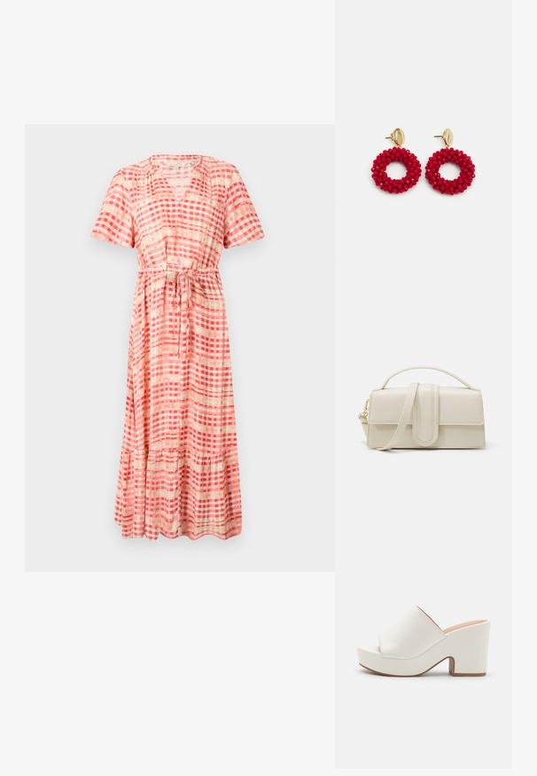 Lichtgewicht, knie-length jurk met een V-hals, korte mouwen en een strik taille. Patroon in rode en roze geblokte vierkanten met een rucheszoom.; Witte platform mules met een gladde afwerking, open teen ontwerp en een chunky hak. Kenmerkt zich door een subtiele bovennaad en een contrasterende zool.; Crème-kleurige leren handtas met een rechthoekige vorm, platte handgreep en afneembare schouderband; heeft een voorklep met een magnetische sluiting.; Rode kralen oorbellen in een ringvorm met een gegroefde oppervlakte en een gouden sluiting. Cirkelvormig met een open midden en afgeronde kraaldetails.
