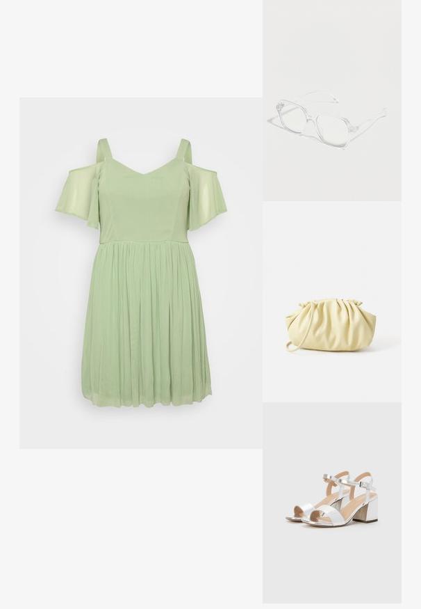 Lichtgroene jurk met off-shoulder mouwen, V-hals, en een geplooide rok. Gemaakt van een zachte, vloeiende stof met een gladde textuur.; Zilveren hoge hakken sandalen met open tenen, voorzien van twee brede banden en een ronde blokhak. Glad oppervlak met metallic afwerking.; Transparante rechthoekige bril met heldere monturen en pootjes, geplaatst op een witte ondergrond met zachte schaduwen.; Geel geplooide handtas van soepel nepleer, met een zachte vorm, een enkele schouderriem en een verzameld ontwerp aan de bovenkant.