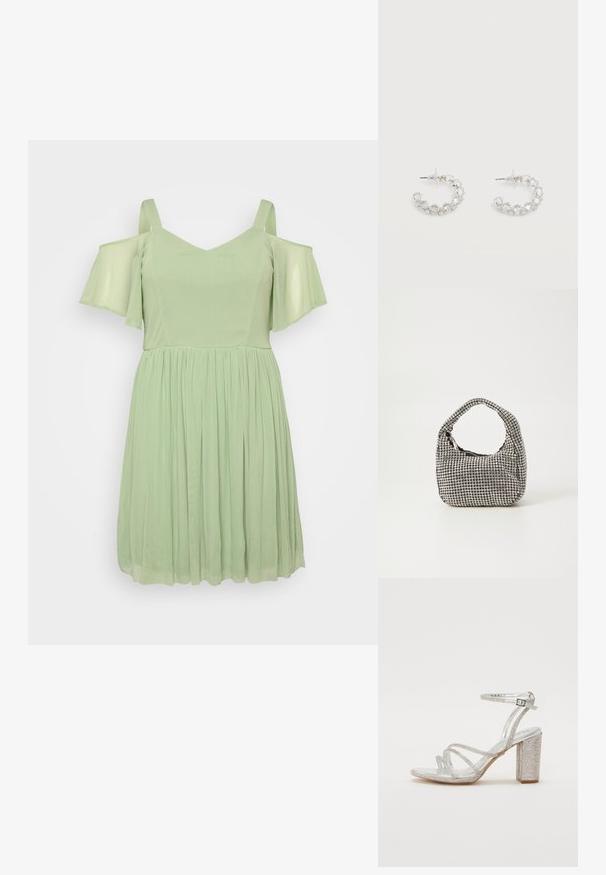 Lichtgroene jurk met off-shoulder mouwen, V-hals, en een geplooide rok. Gemaakt van een zachte, vloeiende stof met een gladde textuur.; ALDO CHICGLOW PILLOW WALK - Sandalen met hoge hak - silver; Zwarte handtas met een ronde vorm, bedekt met kleine zilveren rhinestones, voorzien van een kort handvat en een ritssluiting aan de bovenkant.; Zilveren oorringen met open ronde vorm, bezet met heldere gefacetteerde kristallen, met postbevestigingen en transparante oorstoppers op een witte achtergrond.
