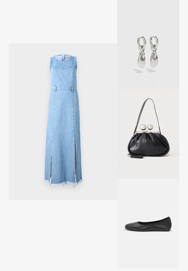 Denim maxi kjole i lys blå, ærmeløs design med rund halsudskæring, med to sidelæg og frynset kantdetalje.; Sort læderballetsko med rund tå, glat tekstur, minimal syning og et fleksibelt såldesign.; Sort læderhåndtaske med opsamlet design, en enkelt rem, sølv metalramme og to store runde sølv lukninger.; Sølvøreringe med forlængede ovale led, der har en poleret overflade og en struktureret dråpevedhæng. Enkel design med glatte kanter.