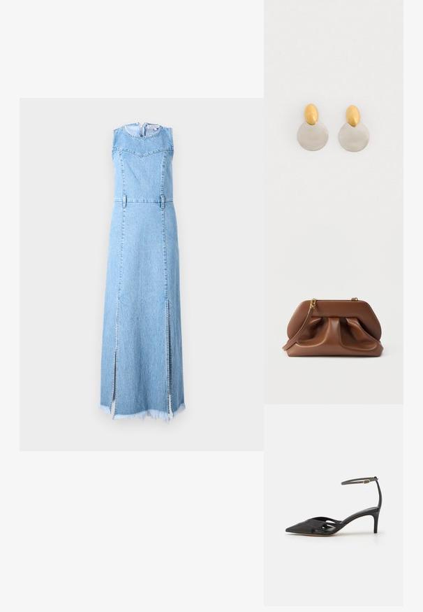 Denim maxi kjole i lys blå, ærmeløs design med rund halsudskæring, med to sidelæg og frynset kantdetalje.; Sort læder højhælet sko med spids tå, åbne sider og en tynd ankelrem med en lille guld detalje.; Brun clutchtaske i læder med rynket design, guldfarvet hardware og aftagelig håndledsrem på hvid baggrund.; Guld- og sølvmetalløreringe med en rund skivebund og et ovalt topstykke, glat tekstur og poleret finish.