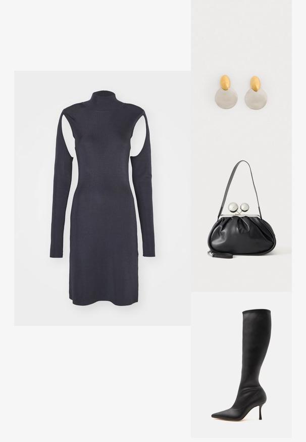 Robe côtelée bleu marine avec un col haut, des manches longues et des découpes aux épaules. Design ajusté avec un ourlet droit. Texture lisse.; Botte noire en cuir montant jusqu'au genou, à bout pointu avec un talon aigu fin, sur fond blanc.; Sac à main en cuir noir avec un design plissé, une sangle unique, un cadre métallique argenté et deux grandes fermoirs ronds en argent.; Boucles d'oreilles en métal doré et argenté avec une base en disque rond et une pièce supérieure ovale, texture lisse et finition polie.