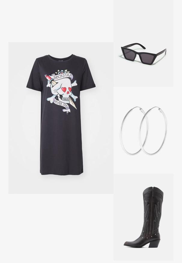 Sort T-shirt kjole med et farverigt kranietryk med hjerter, korslagte ben og teksten "ROCKSTAR NEVER DIES." Korte ærmer, afslappet pasform.; Brune læder cowboystøvler med flammebroderi, sidelukning med lynlås, sølvnitter, spids snude og lagdelt hæl.; Sorte, kantede solbriller med grå linser; lavet af plast, med tykke stænger med en glat overflade og ingen synlig hardware.; Sølvfarvede hoop øreringe med en glat, rund form og en poleret overflade. Begge øreringe er i samme størrelse og har en sikker lukke mekanisme.