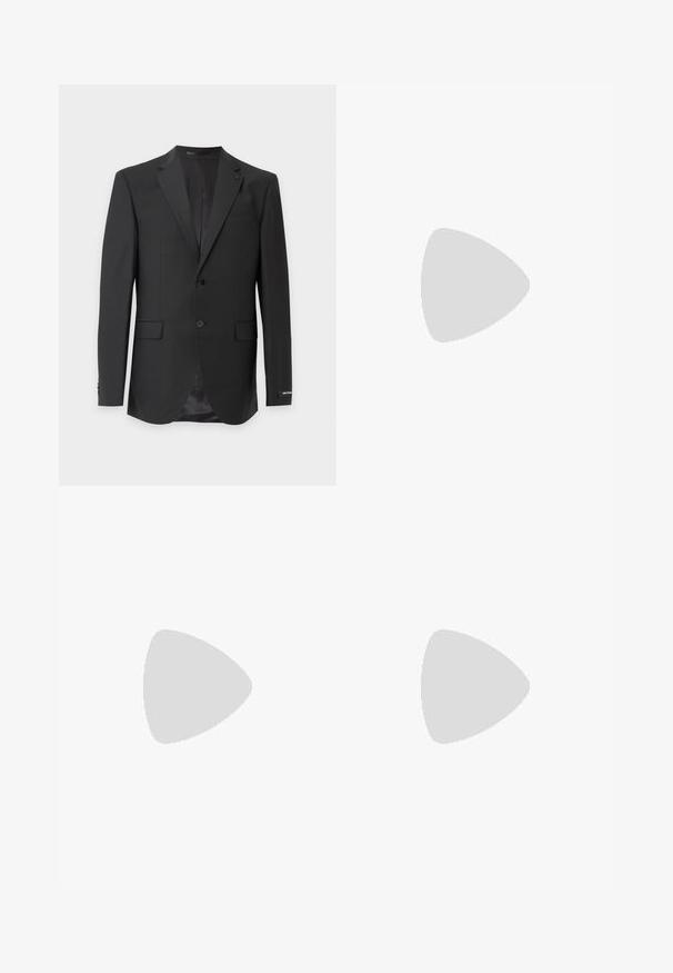 Sort herre skræddersyet jakkesætjakke med hakkede revers, to forreste knapper, forlommer med klap og en let skinnende indre foer.; Hvid skjorte med lange ærmer, knapper og sort geometrisk zigzagmønster samt klassisk krave på ensfarvet lys grå baggrund.; Sorte skræddersyede bukser med et tekstureret mønster af tynde hvide lodrette linjer, en lige pasform og en knaplukning i taljen.; Sort læderloafer med chunky gummisål, syet overdel og præget mærkenavn på hælen, vist i sideprofil på hvid baggrund.