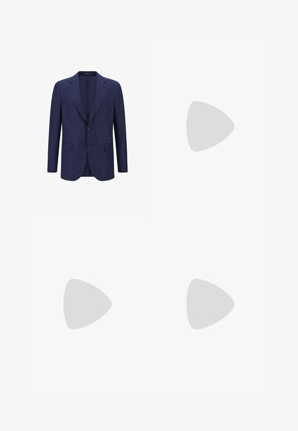 Marineblaues Leinenblazer mit einem Knopf, Reverskragen und zwei Fronttaschen. Leichter Stoff mit strukturierter Oberfläche.; Himmelblaues langärmliges Button-up-Hemd mit spitzem Kragen, einem einzelnen Brustlogo und abgerundetem Saum. Hergestellt aus glattem Gewebe mit schlichter Textur.; Khakifarbene Baumwollhose mit geradem Schnitt, ausgestattet mit Seitentaschen, einem Knopfverschluss und einem strukturierten Stoff.; Brauner Wildleder-Herrenschlupfschuh mit Quasten, niedrigem schwarzem Absatz, abgerundetem Zeh und gesteppten Details entlang des Obermaterials.
