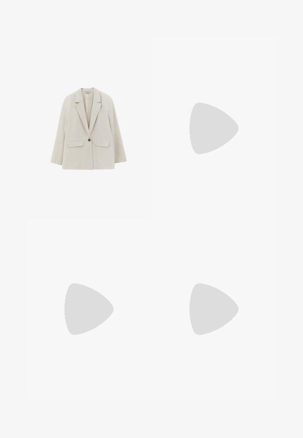 Beige blazer met enkele knoop, inkeping revers en twee voorvakken met klep, gemaakt van gestructureerde stof.; Beige geribbelde lange mouw gebreide trui met ronde hals en slim fit, plat weergegeven met label zichtbaar bij de kraag.; Beige, broek met hoge taille en wijde pijpen, voorzien van plooien aan de voorkant en zijzakken, gemaakt van lichtgewicht stof.; Bruine suède instapschoenen met een gestikt moccasin-neus, platte zwarte rubberen zool en een decoratieve bovenband en detail.