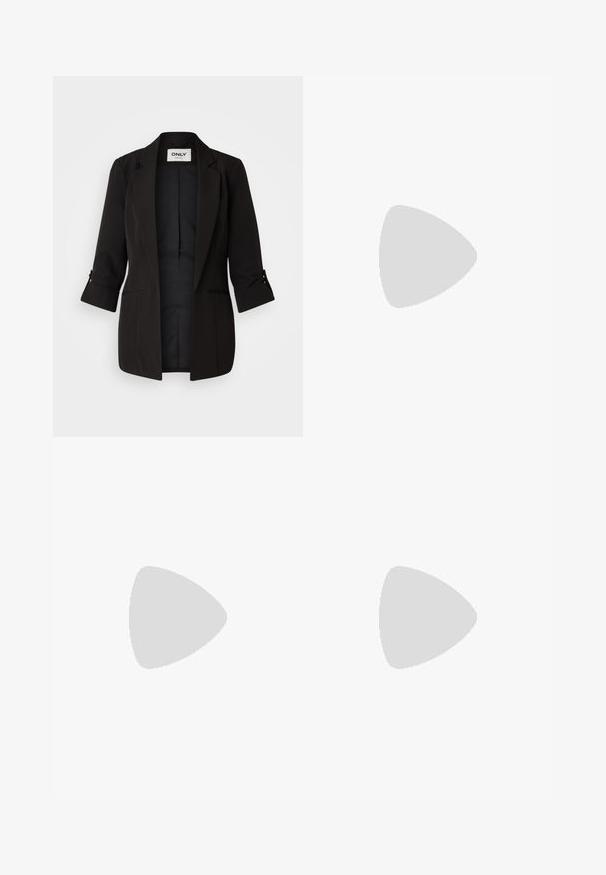 Blazer negro con cuello de muesca, mangas tres cuartos y puños remangados. Presenta dos bolsillos frontales y un forro interior suave.; Top halter gris con un tejido texturizado y acanalado. Presenta un detalle de nudo retorcido en el escote y lazos en la parte posterior para un ajuste regulable.; Minifalda plateada con lentejuelas que presenta un patrón texturizado y un corte recto. La tela parece brillante y reflectante.; Zapatos de tacón negro con punta afilada, hechos de tela suave, con tacón de aguja y una correa delgada en el tobillo, que presentan un diseño de lado abierto.