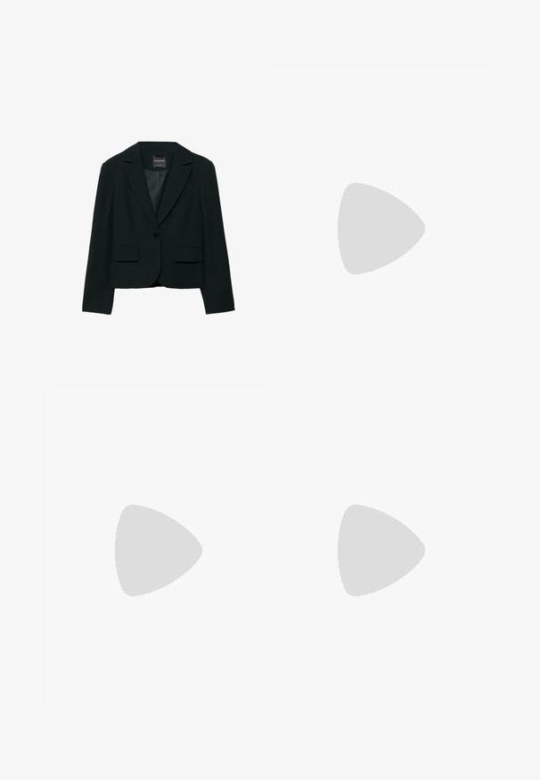 Veste noire sur mesure avec revers crantés, deux poches avant, fermeture à un bouton, et doublure intérieure lisse. Design structuré, aspect formel.; Haut court noir à manches courtes avec encolure ronde et taille légèrement cintrée, fabriqué en tissu doux et léger.; Pantalon noir à jambes larges avec passants de ceinture, bouton frontal et fermeture éclair, étalé à plat sur un fond blanc.; Chaussure plate en cuir noir avec un bout arrondi, une seule sangle réglable à boucle et une texture lisse et brillante. Design minimaliste avec un petit talon.