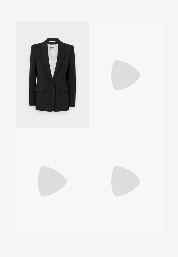 DRYKORN ATLIN - Blazer - black; Chemise blanche à manches courtes avec un col classique, une patte de boutonnage avant et un ourlet arrondi. Présente une texture lisse et des détails de couture subtils.; Pantalons noirs avec une coupe ajustée, dotés de poches latérales, d'une texture lisse et d'un design épuré qui se resserre vers la cheville.; Chaussure plate en cuir noire à bout pointu avec petit talon, vue de profil sur fond blanc.
